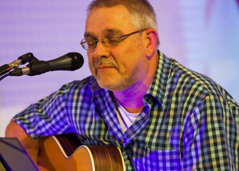 DETLEF RÜHE – Deutschsprachiger Singer-Songwriter mit eigenen Texten